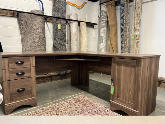 Corner Desk *donated
