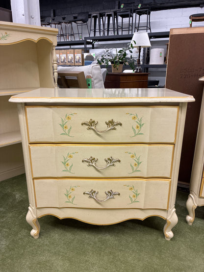 Vintage French Provincial 3 Drawer Side Table Nightstand Dresser *donated