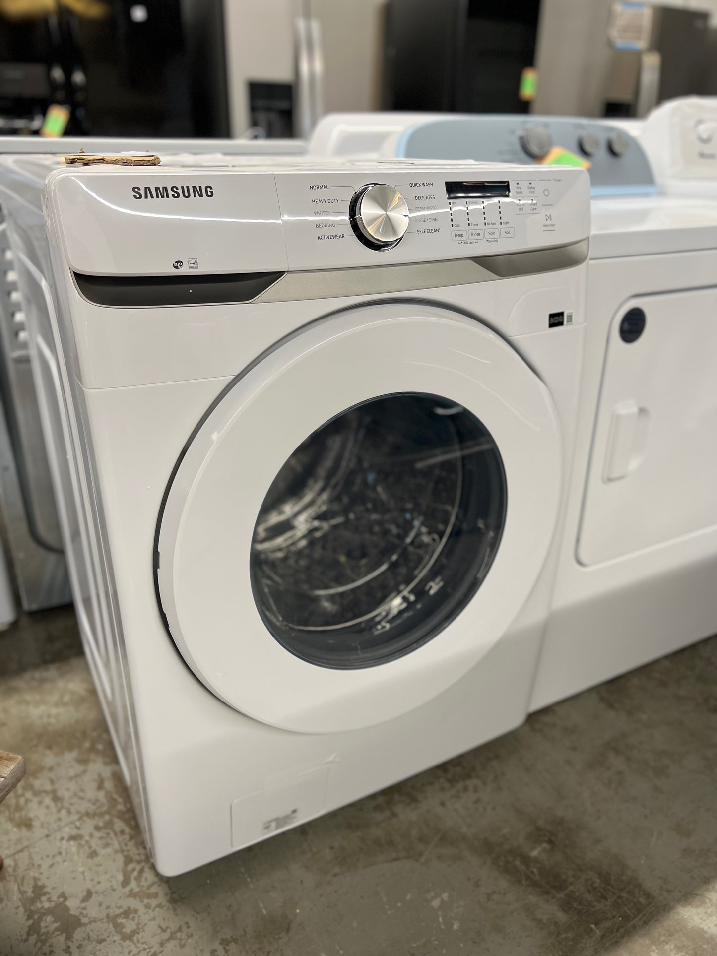 Samsung 4.5-cu ft High Efficiency Stackable Front-Load Washer (White) ENERGY STAR Retail: $698