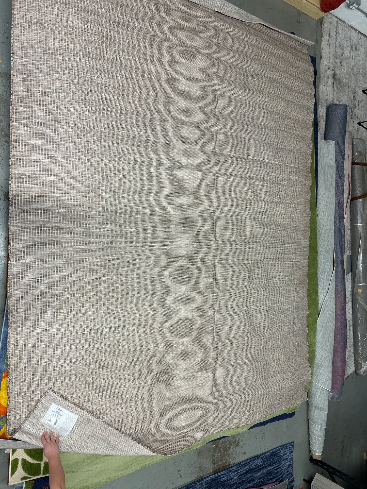 10 x 14 area rug (indoor/rug) (ID #: 14105)