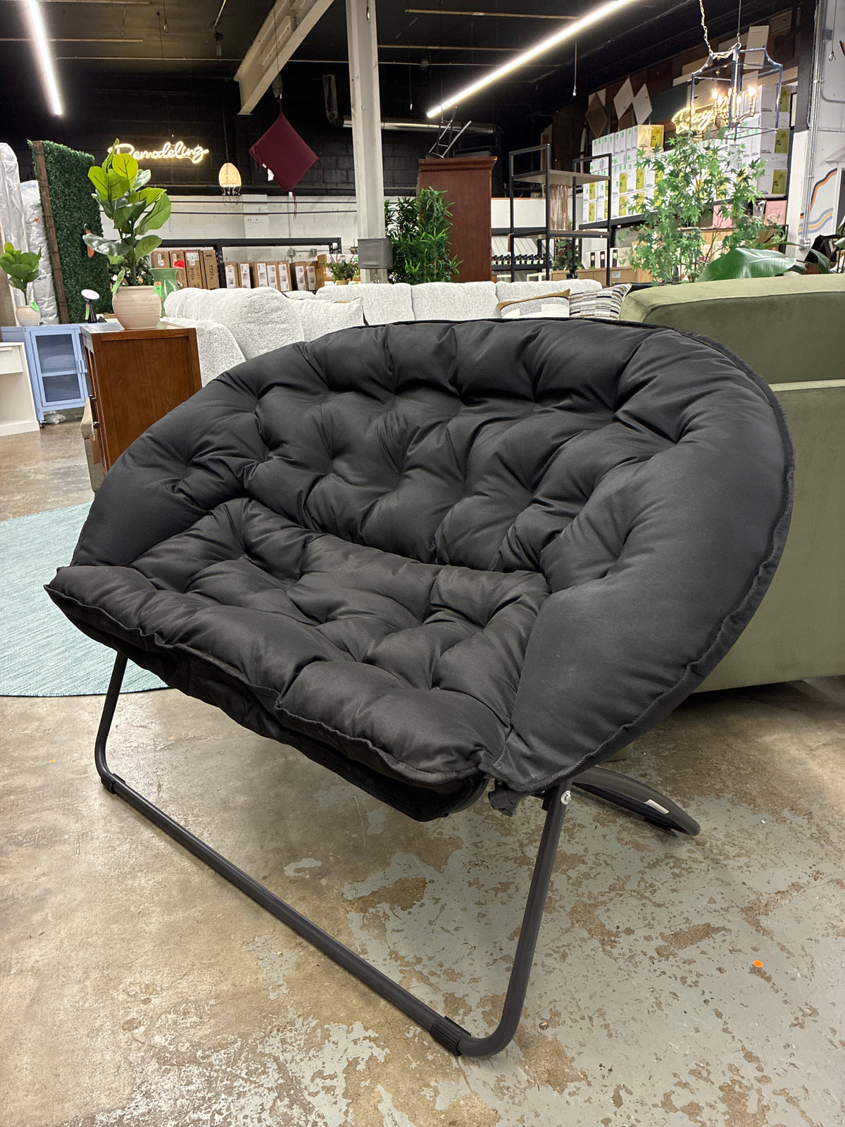 Double Dish Dorm Chair
