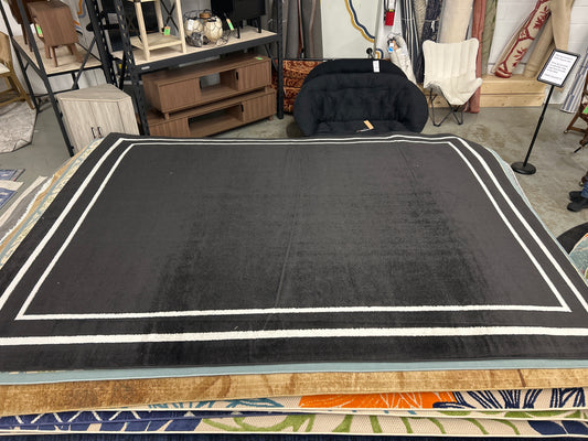 9 x 12 classic charcoal area rug - as is with dime-sized flaw