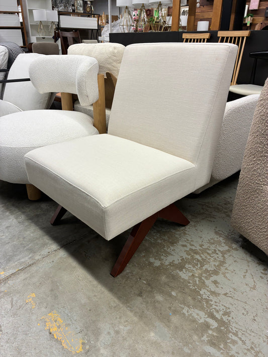 Oliviadella Accent Chair | Retail Price: $335