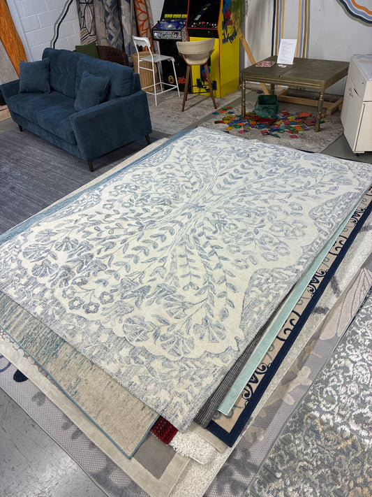 7 x 10 Wool Tufted Bouquet Area Rug Blue