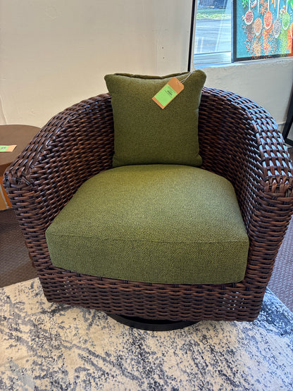 Leon Outdoor Swivel Lounge Chair w/ Cushion - Brown/Green
