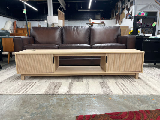 70 in. Mid-Century Modern Coastal Oak Wood TV Stand with 2 Reeded Doors Retail: $209