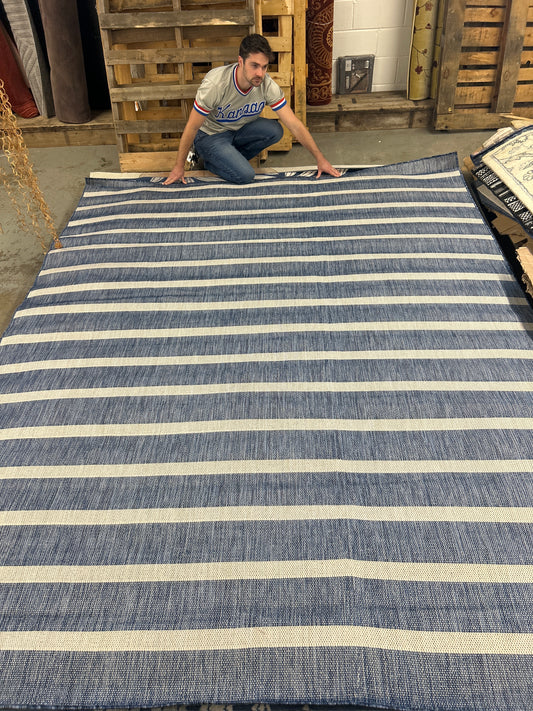 8x 10 blue striped rug