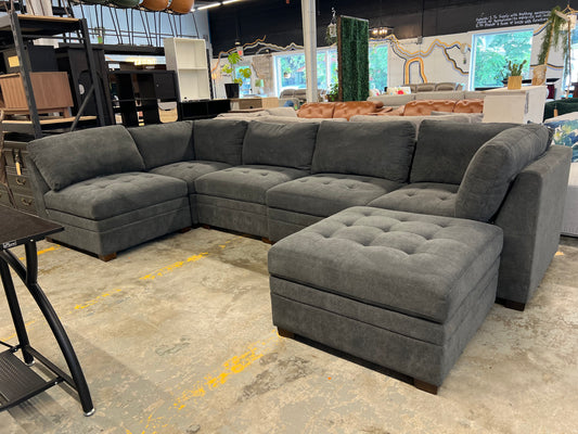 Thomasville Tisdale Modular Sectional 6-piece Dark Gray with Storage Ottoman | Retail Price: $1799.99
