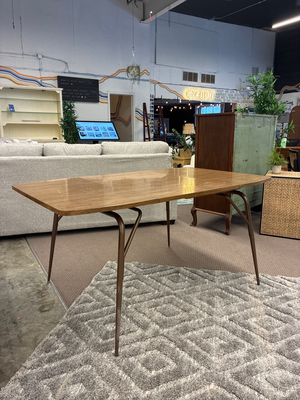 Vintage Drop Leaf Dining Table *donated