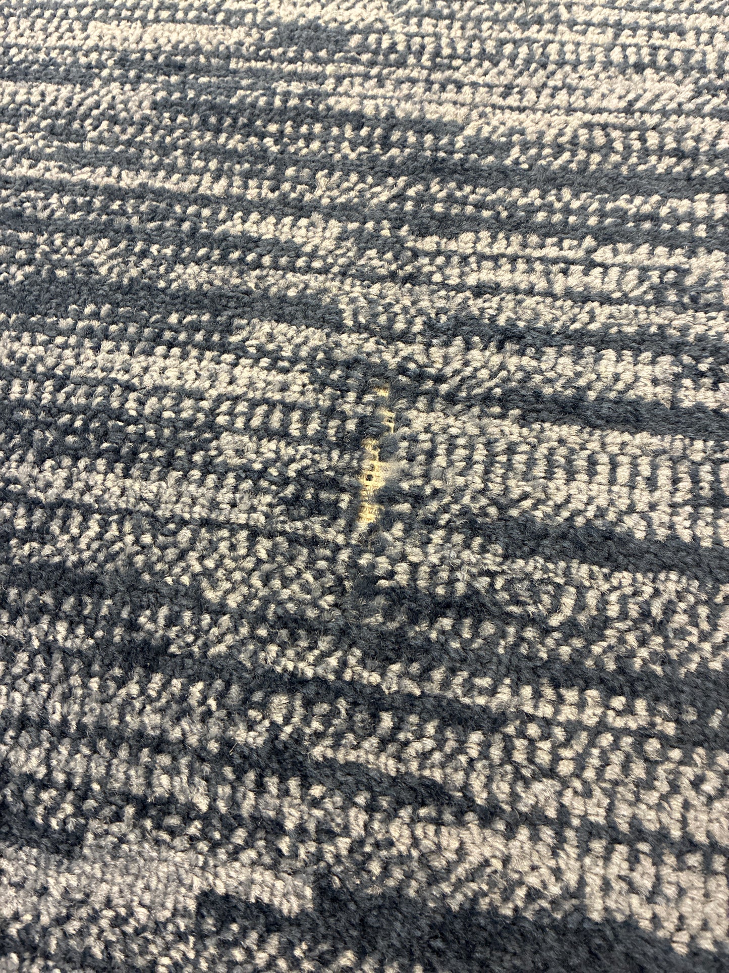 10 x 14 Area Rug The Kraken Minor Frays | ID 13969