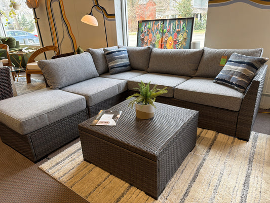 Petal Road Outdoor Sectional Set (4pc) - Gray