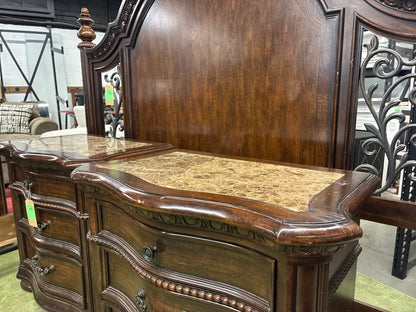 Set of 2 Solid Wood Nightstands w Bearded Trim and Carved Details *donated