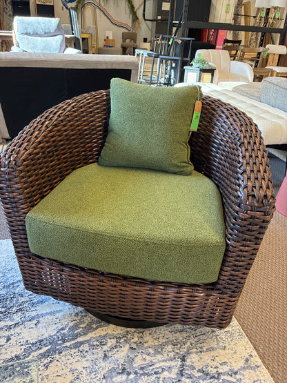 Leon Outdoor Swivel Lounge Chair w/ Cushion - Brown/Green