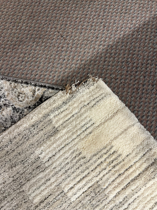 Threshold Rug 5 x 7 AS IS Torn Corner