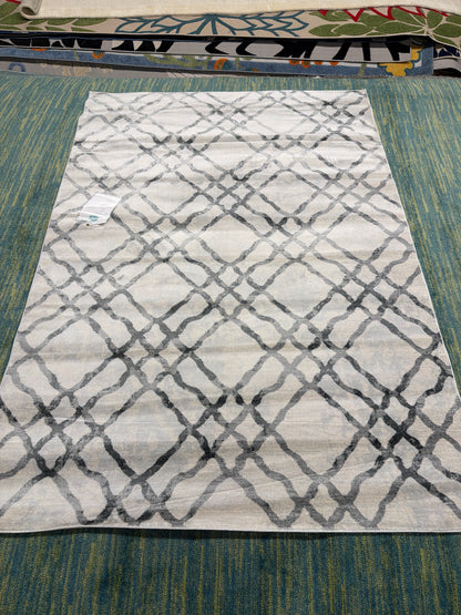 Martha Stewart Designer Area Rug — Ivory/Grey, 5x7 (Retail $168) - 14269