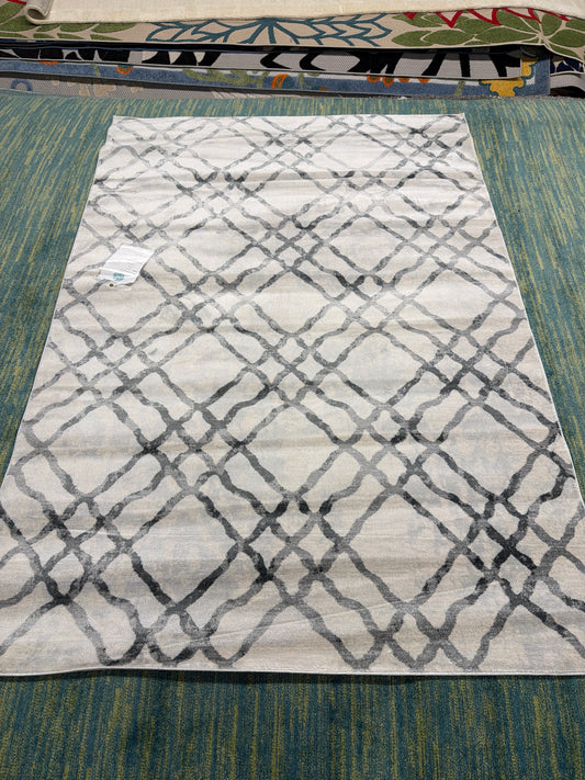 Martha Stewart Designer Area Rug — Ivory/Grey, 5x7 (Retail $168) - 14269