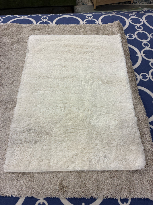 4 x 6 White Shag Area Rug AS IS mild stain in corner