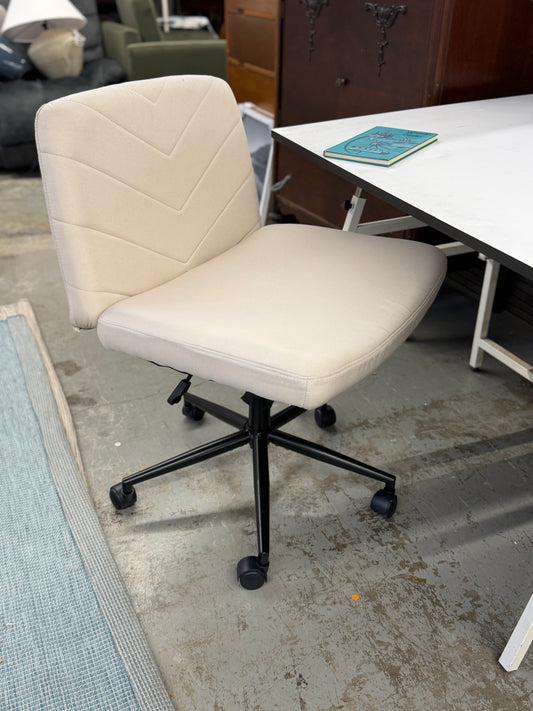 Wide Desk Chair