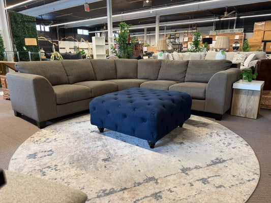 Fantastic Condition 3 Piece Sofa Sectional *donated