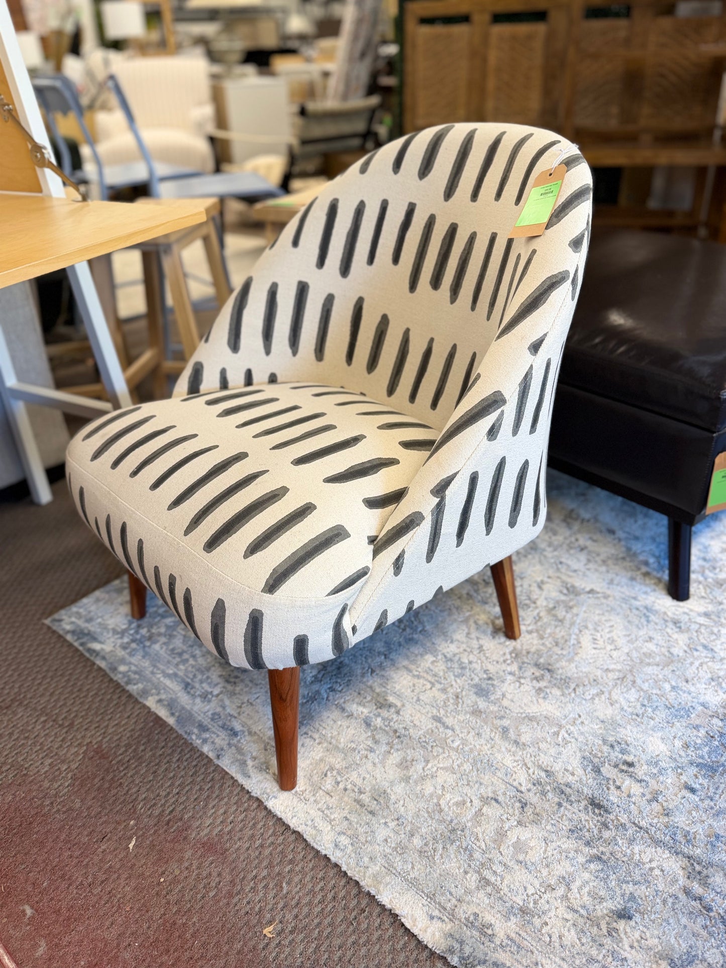 Armless Accent Chair *donated