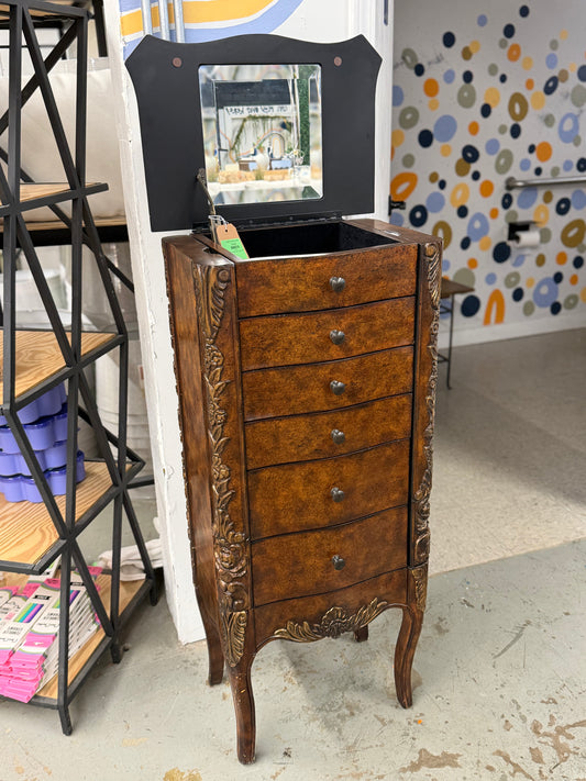 Broyhill Jewelry Dresser *donated