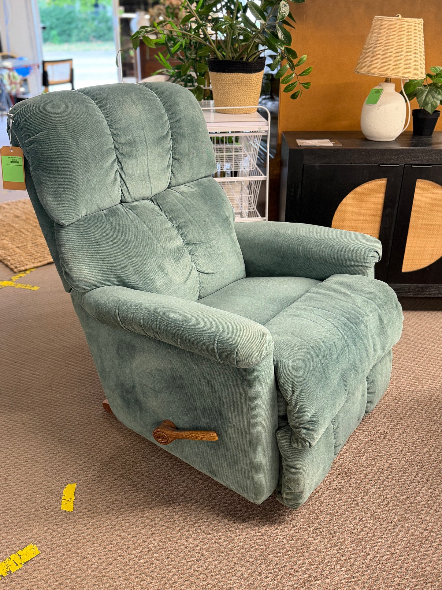 Small Lazy Boy Recliner *donated