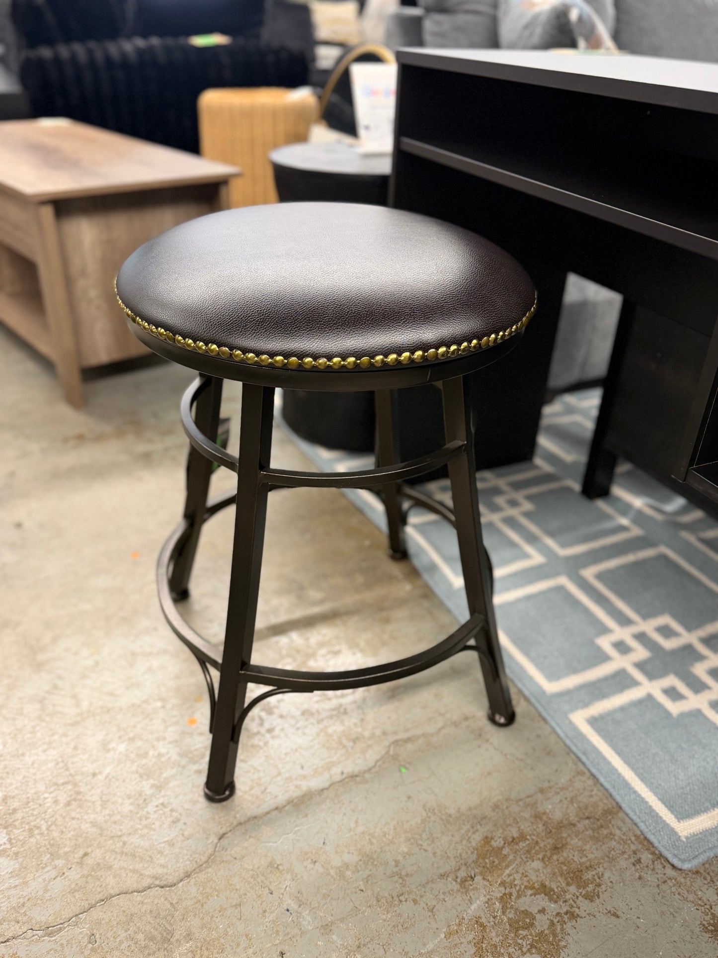 Bali Swivel Counter Height Single Stool