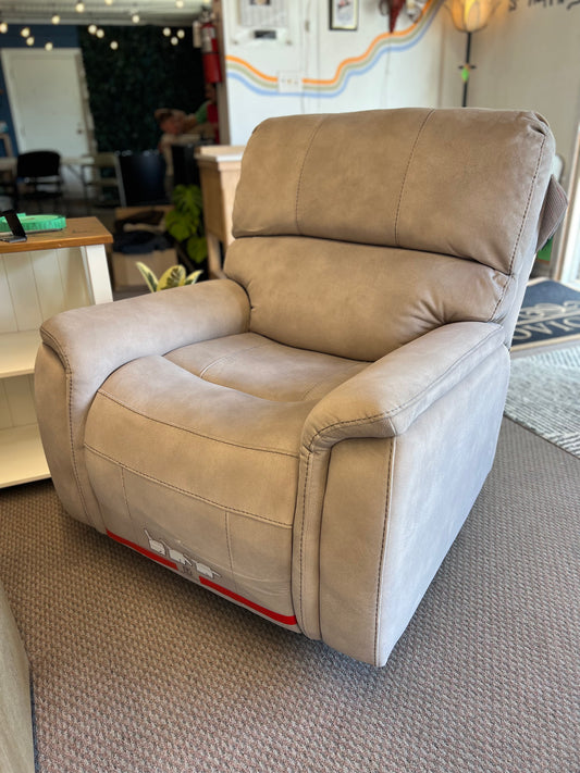 True Innovations Hayden Manual Rocker Recliner | Retail Price: $469.99