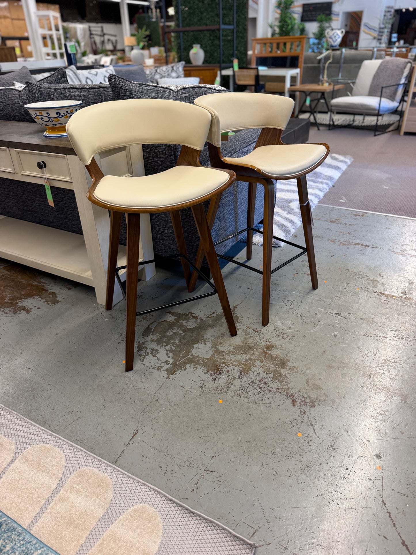 Set of 2 Mid Mod Barstools *donated