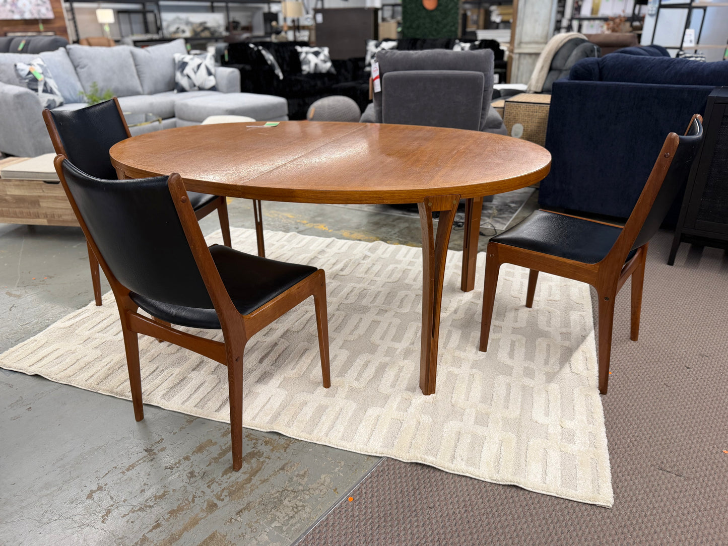 Vintage Table and 3 Chairs *donated