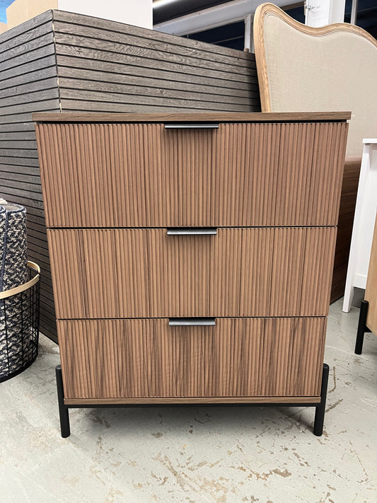 3 Drawer Chest with Reeded Drawer Fronts - Mocha | Retail Price: $241.99