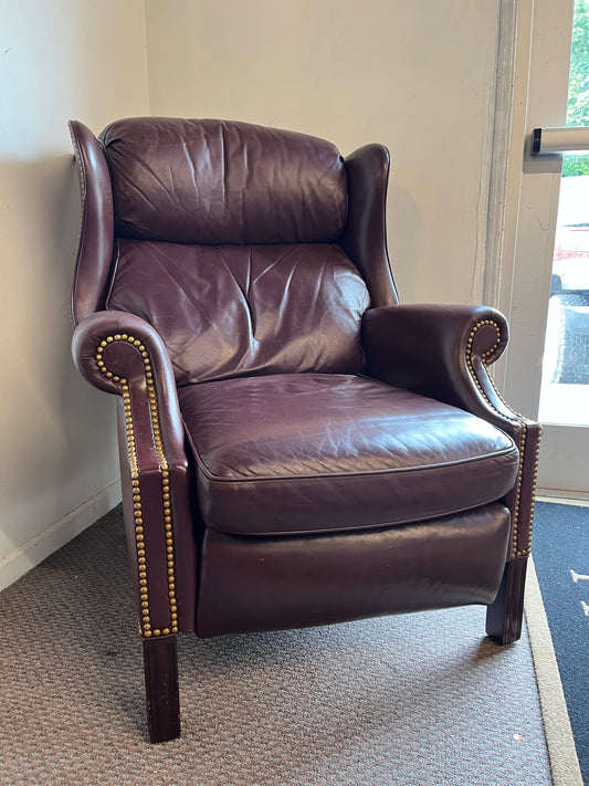 Recliner AS IS Needs repair to recline *donated
