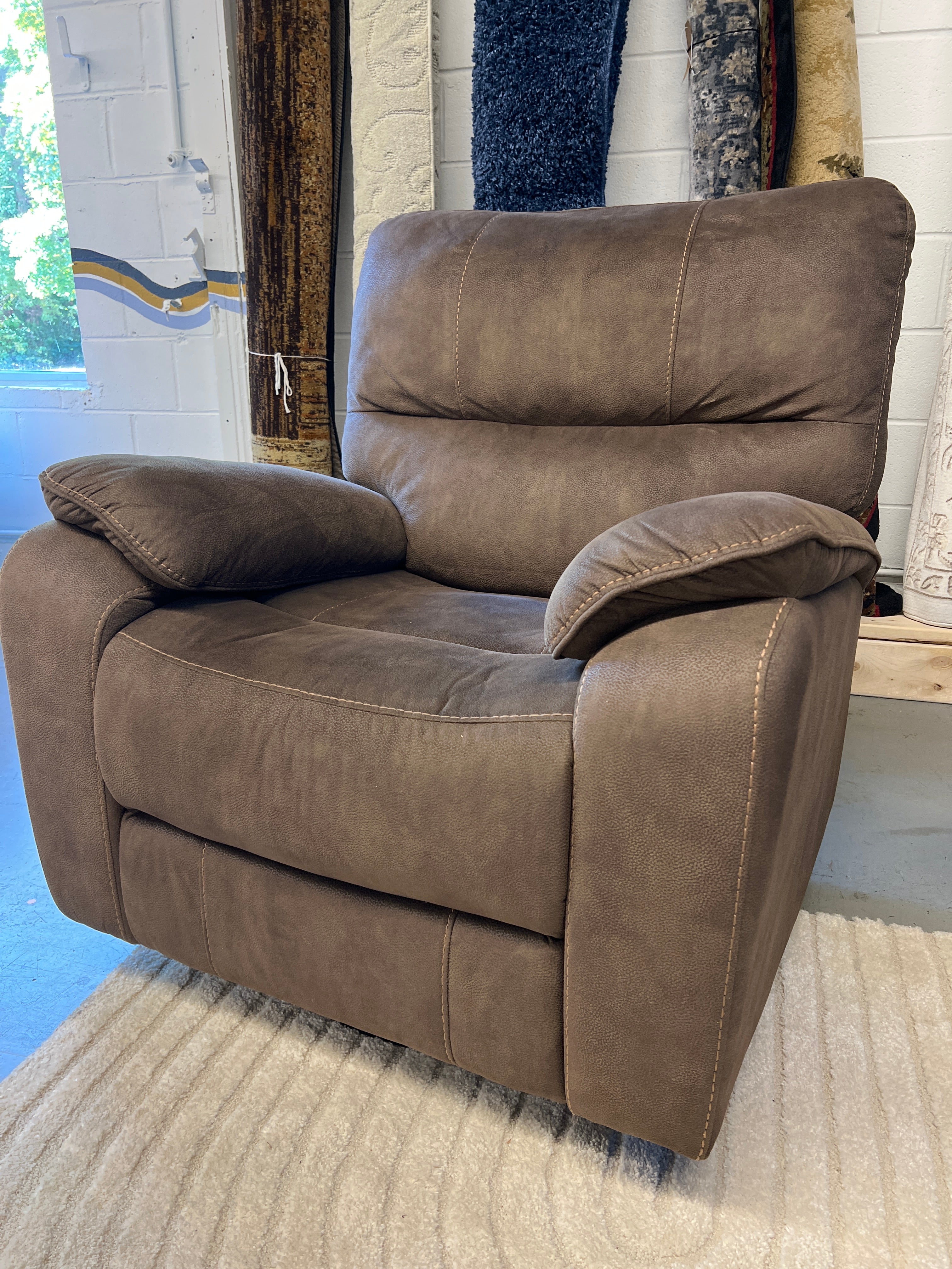 Barcalounger Henley Fabric Swivel Glider Recliner Retail 399 MINOR W Ready For Good