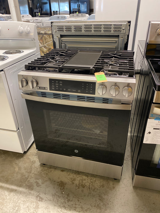 GE EasyWash Oven Tray 30-in 5 Burners 5.3-cu ft Air Fry Convection Oven Slide-in Smart Natural Gas Range (Stainless Steel) Retail: $1629 DAMAGE On side and Top