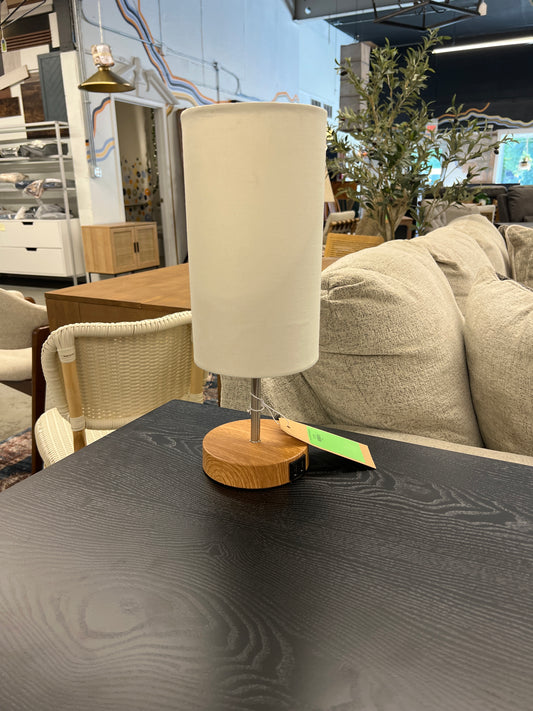 15" Lamp with two charging ports