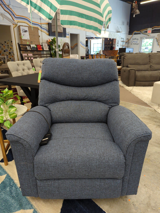 Thomas Fabric Lift Chair (Retail: $660)