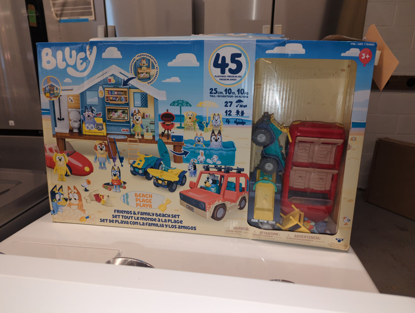 Bluey Friends and Family Beach Set -  - Retail Price: $64.99